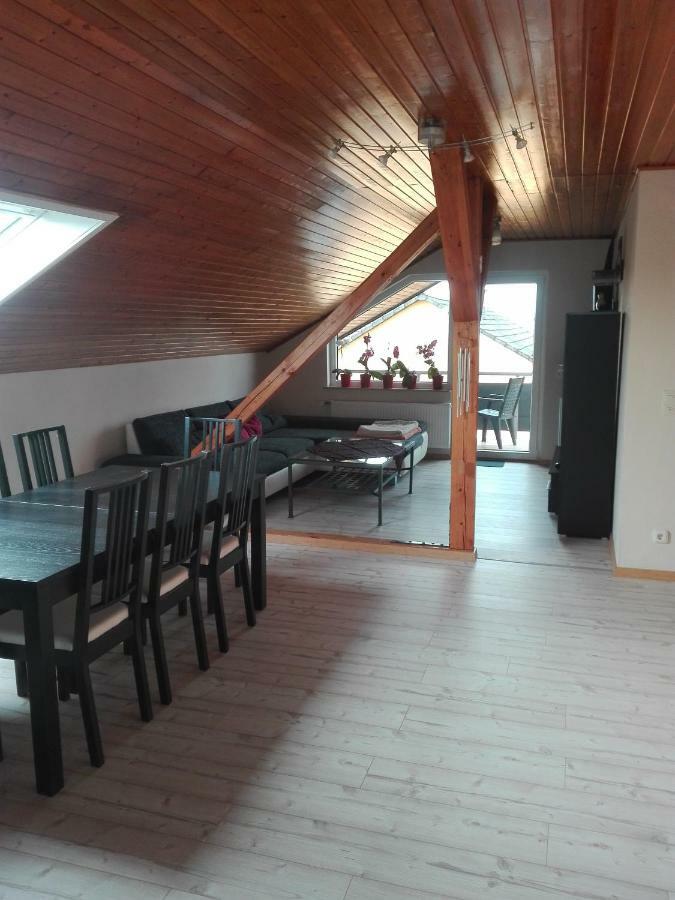 Obere Ferienwohnung Asshoff Zwischen Odenwald, Taubertal Und Bauland Berolzheim Bagian luar foto