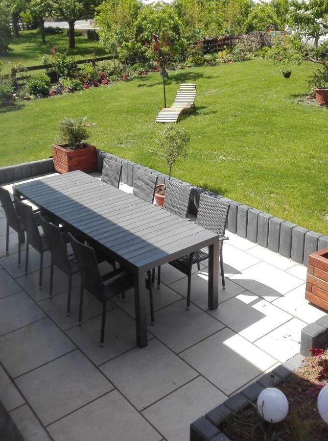 Obere Ferienwohnung Asshoff Zwischen Odenwald, Taubertal Und Bauland Berolzheim Bagian luar foto